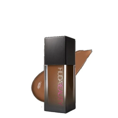 Huda Beauty Faux Filter Foundation in Nutmeg 520G
